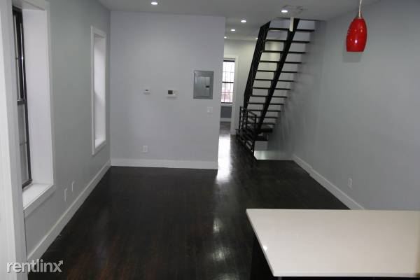 Building Photo - 1228 Halsey St