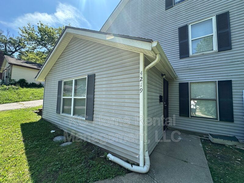 Foto principal - 4219 E 60 Terrace