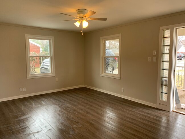 Building Photo - 112 Polster Dr