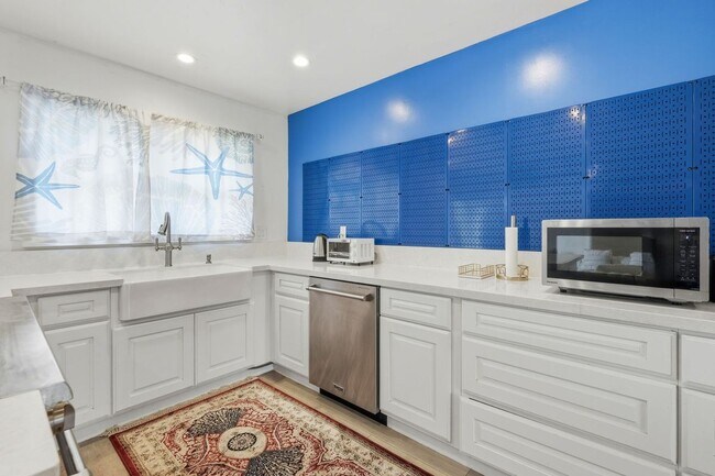 Foto del edificio - 3448 Big Springs Ave