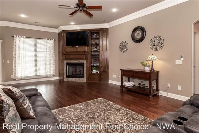 Building Photo - 4 br, 3 bath House - 3905 SW Gemstone Blvd