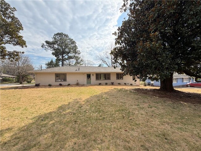 Building Photo - 475 Maxwell Rd