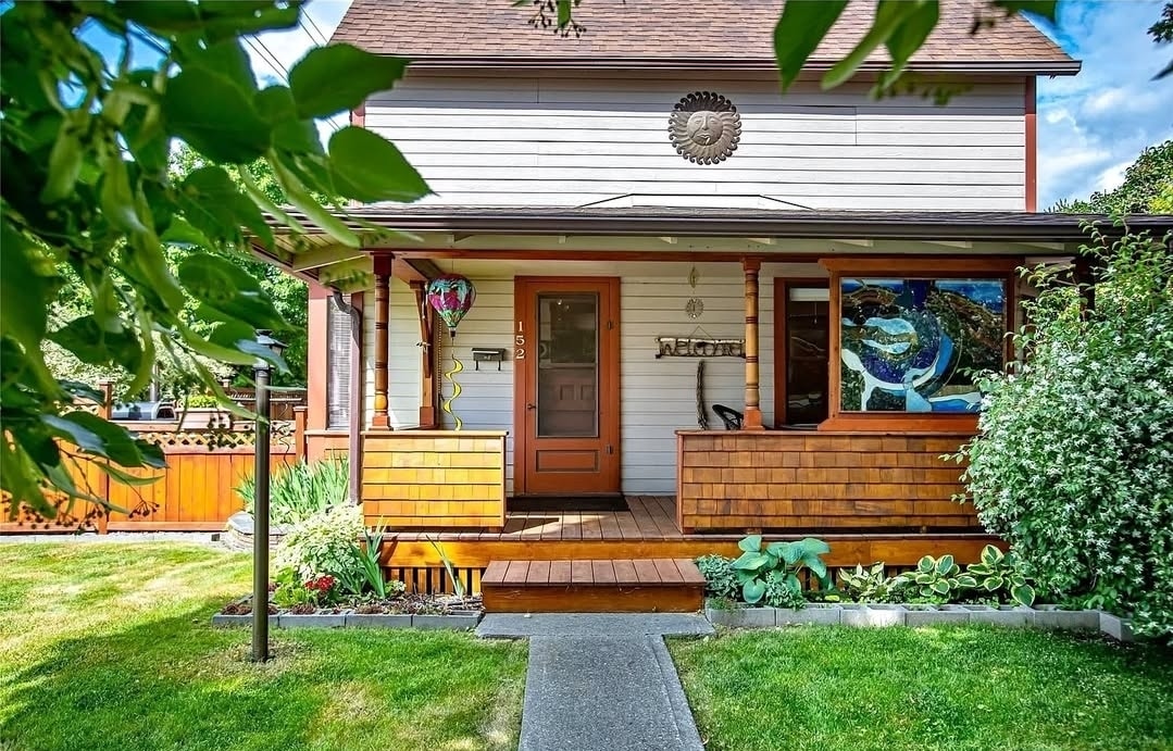 Primary Photo - 152 3rd Avenue West N