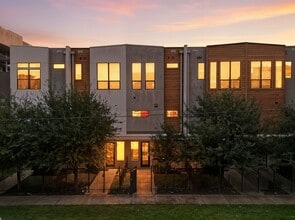 Building Photo - 2401 Crawford St