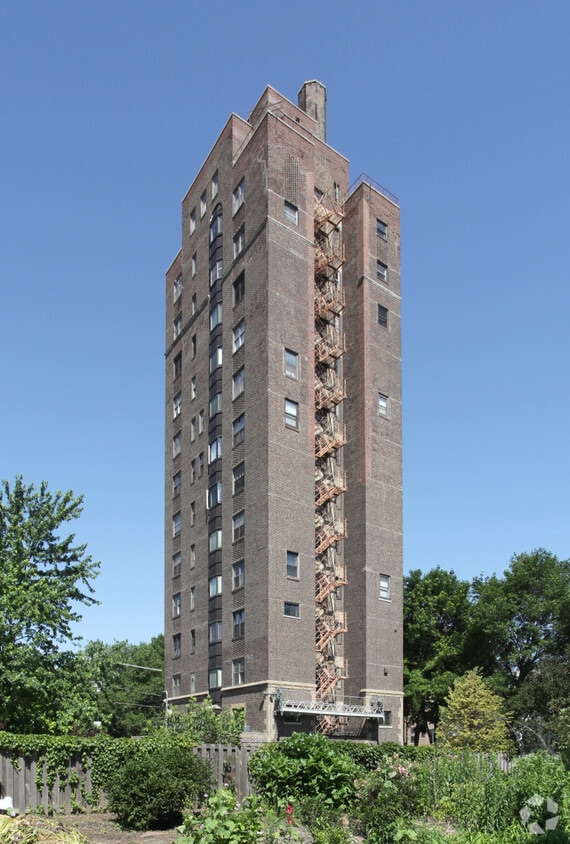 Primary Photo - 1321 E 56th St