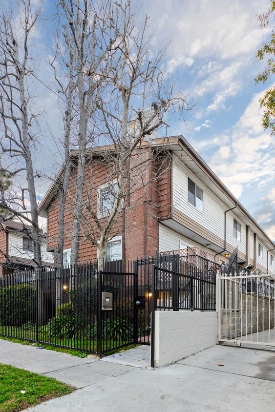 Primary Photo - Charming Condo in Prime Reseda Location