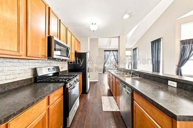 Building Photo - 8026 Bluestem Ave