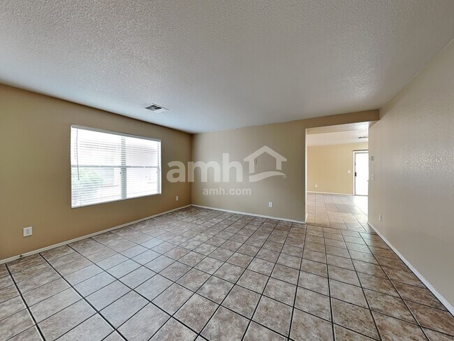 Foto del edificio - 1425 N Thunderbird Ave