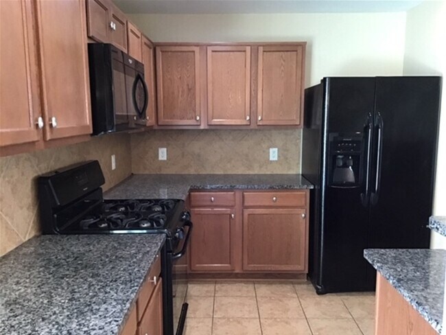 Building Photo - 16215 Ranchland Ln