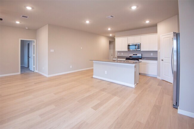 Building Photo - 1722 San Jacinto Dr