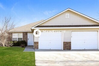 Building Photo - 222 Palmer Ct