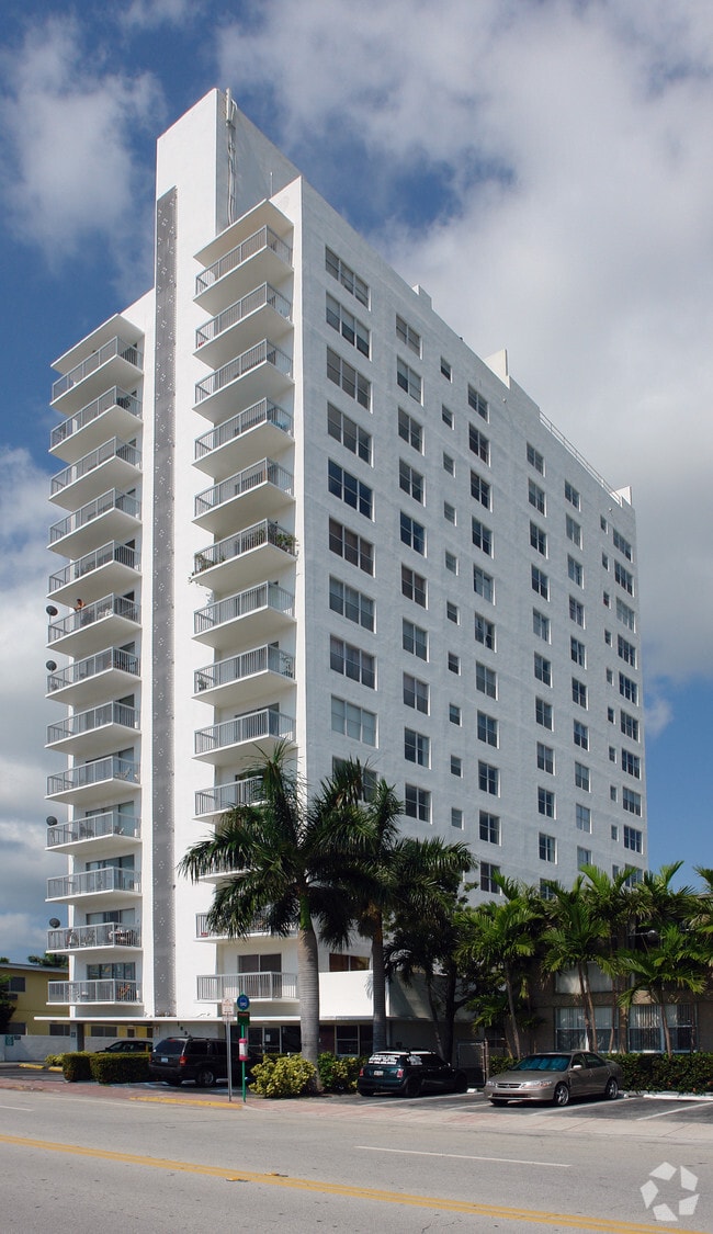Building Photo - Le ROI Residences