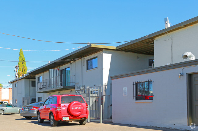 Foto del edificio - Broadway Village Apartments