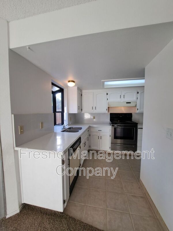 Primary Photo - 3649 W Harvard Ave