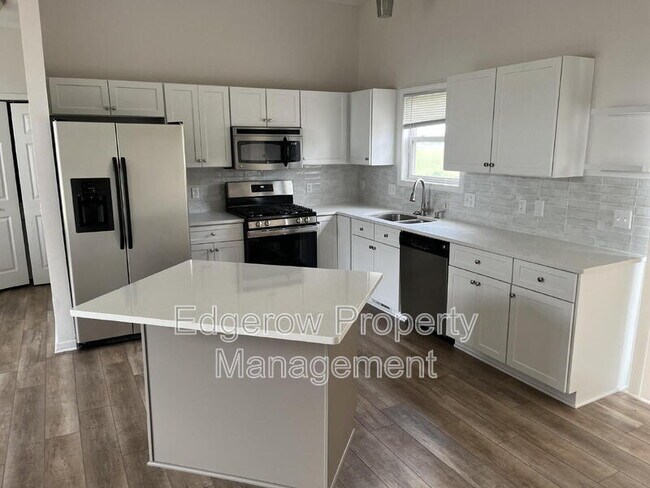 Foto del edificio - 3607 Deeprose Dr SE