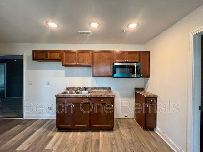 Foto del edificio - 1204 Hemingway Chapel Rd