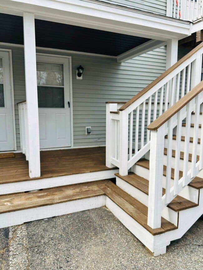 Building Photo - 288 Pleasant St