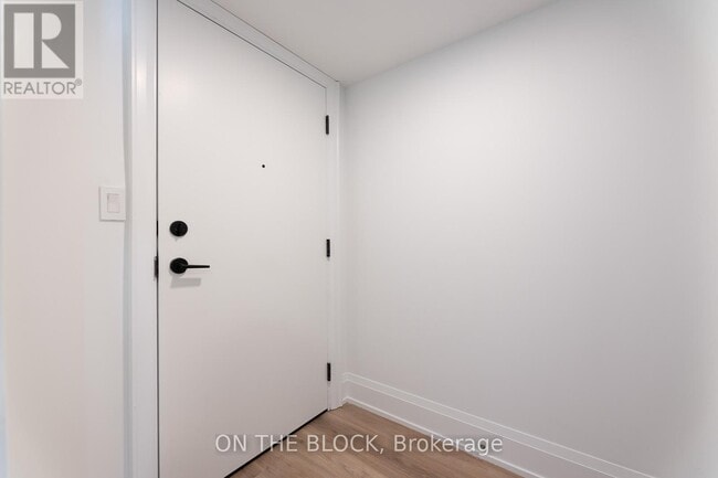 Building Photo - 556 Marlee Ave