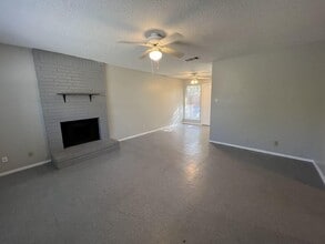 Building Photo - 507 Thelma Dr