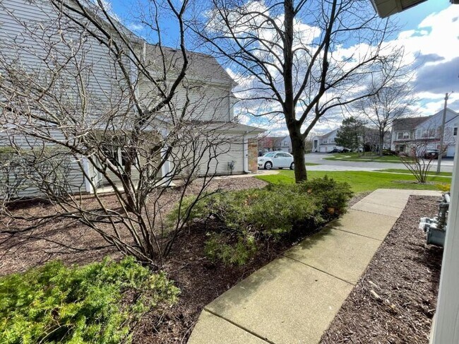 Foto del edificio - 2 bedroom in CAROL STREAM IL 60188