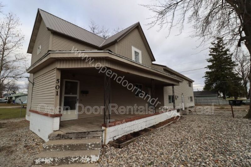 501 N Broadway St Unit E, Butler, IN 46721 Condo for Rent in Butler