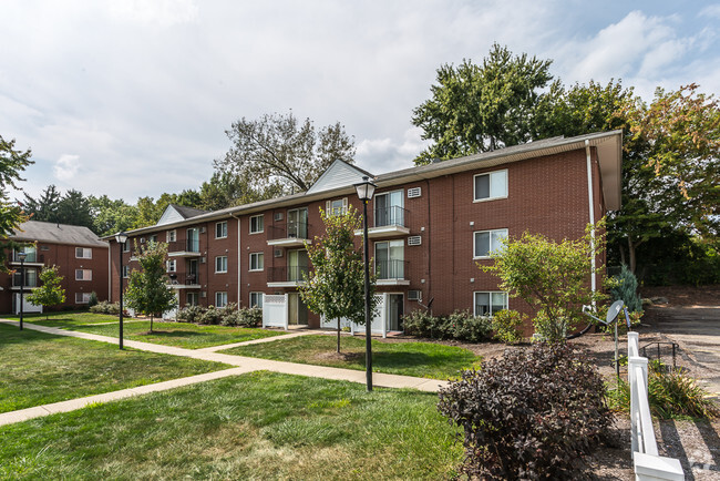 Foto del edificio - St. Charles Court Apartments