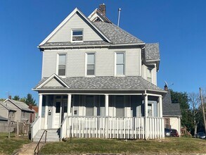 Building Photo - 737 17th St