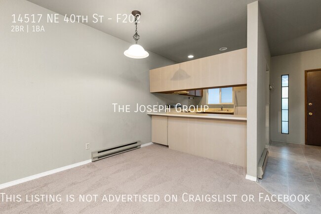 Building Photo - Roomy 2 bed/1 bath in Bridle Trails neighb...