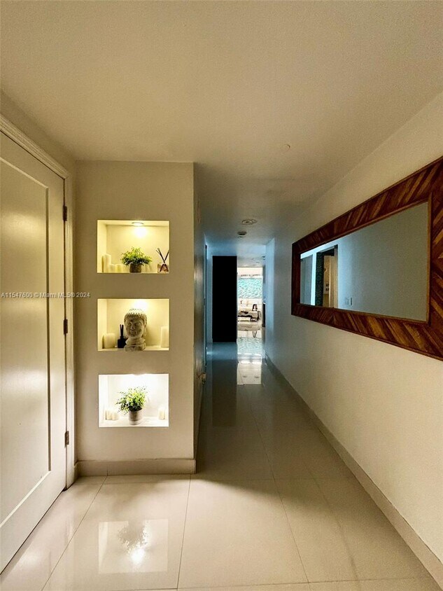 Photo - 495 Brickell Ave (Miami, FL)