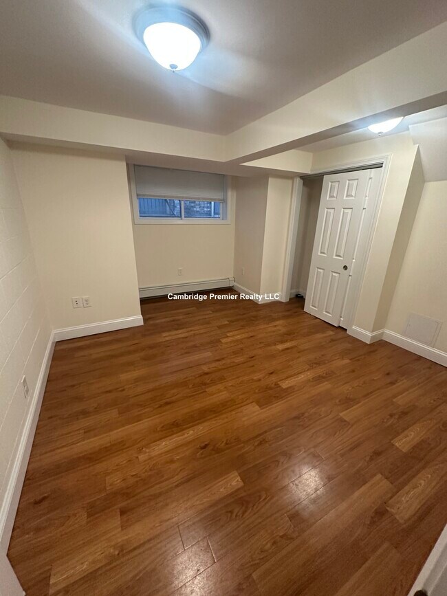 Foto del edificio - 387 Harvard St