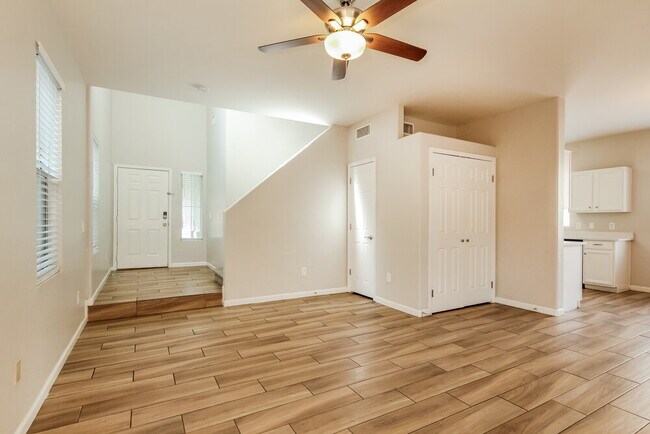 Foto del edificio - 12026 W Yuma St