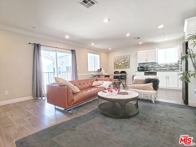 Foto del edificio - 963 N Wilton Pl