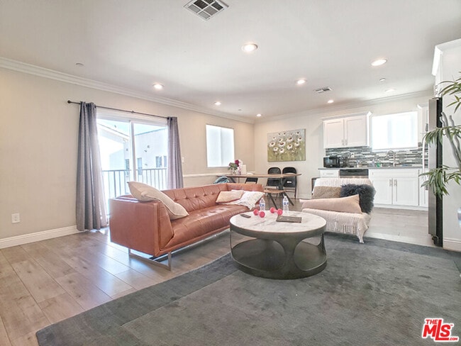 Building Photo - 963 N Wilton Pl