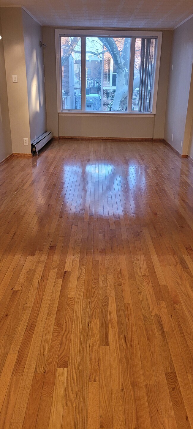 Building Photo - 53 Clara St