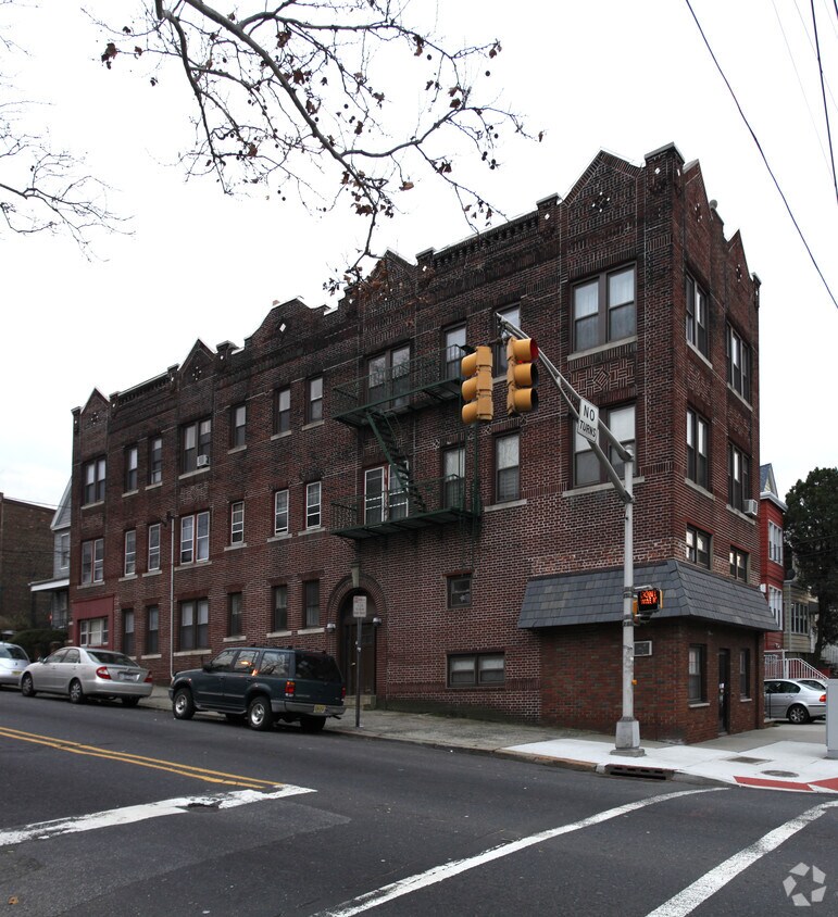 Primary Photo - 260 Liberty Ave