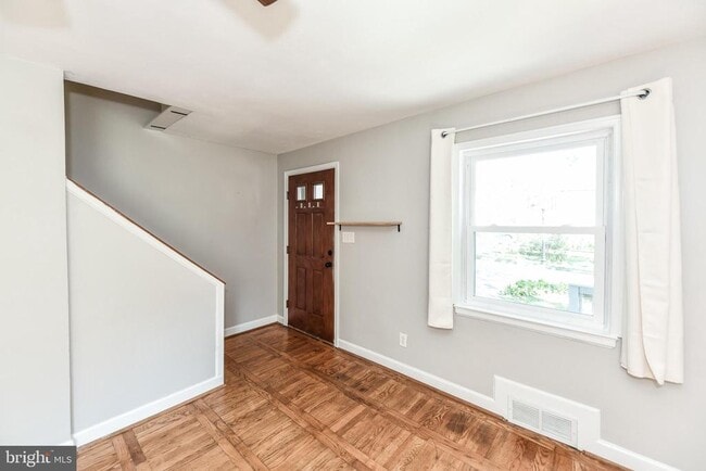 Building Photo - 3208 9th St S