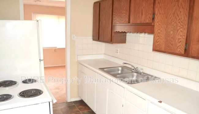 Building Photo - 3311 SE Girard St