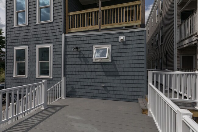 Foto del edificio - 843 Columbia Rd