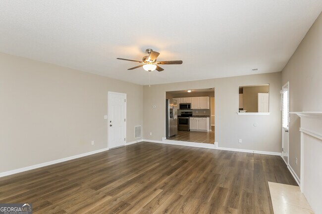 Building Photo - 717 Fletcher Dr