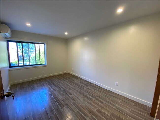 Foto del edificio - 89-14 163rd St