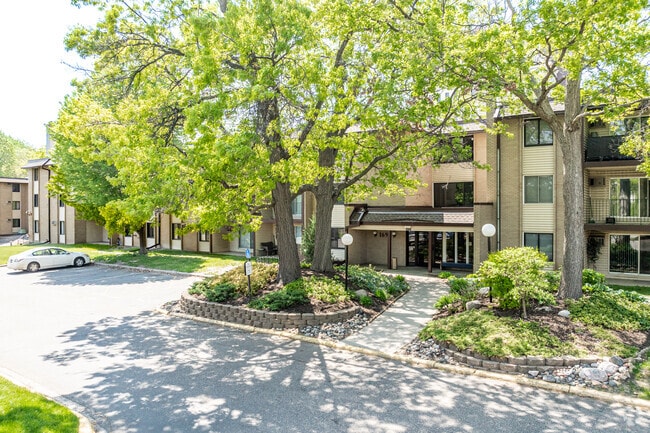 Building Photo - Rosewood Village