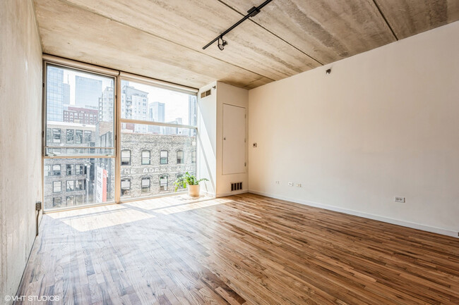 Building Photo - 630 N Franklin St