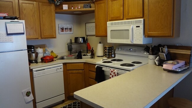 Building Photo - One Bedroom near Utah Valley Hospital, Pro...