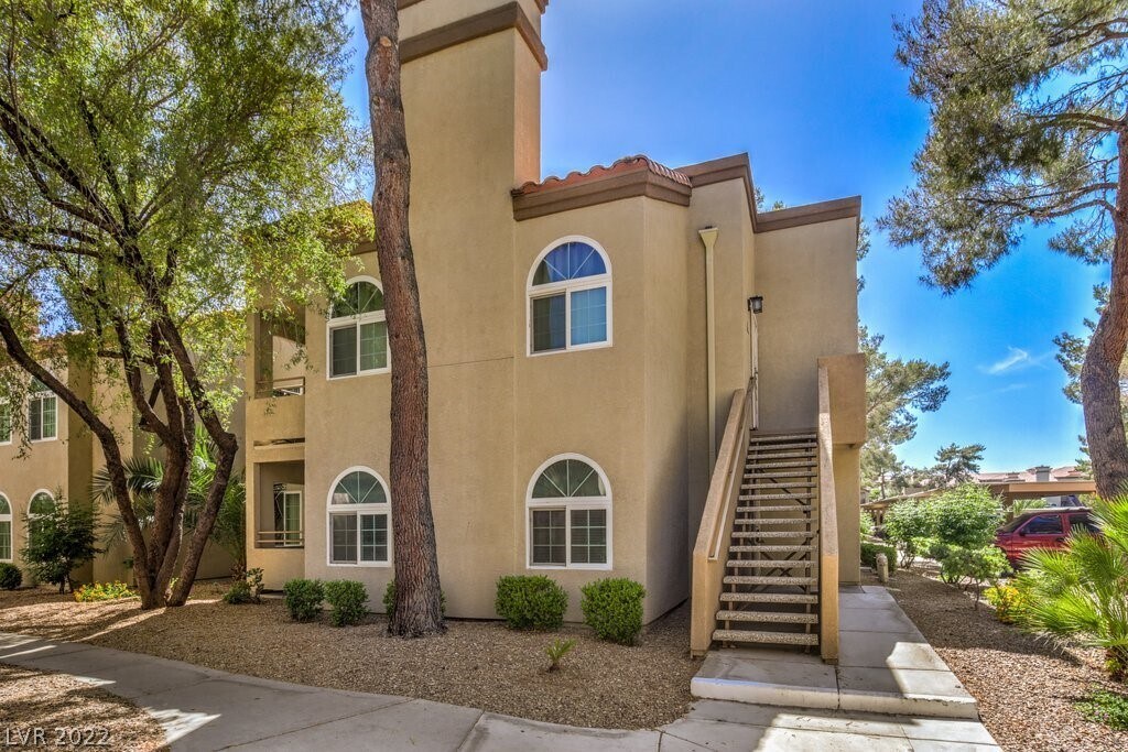 Primary Photo - 3145 E Flamingo Rd