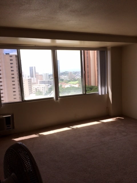 Building Photo - Available 06/01/26! Five Regents Studio with 1 Pkg $1,600.00 MONTH