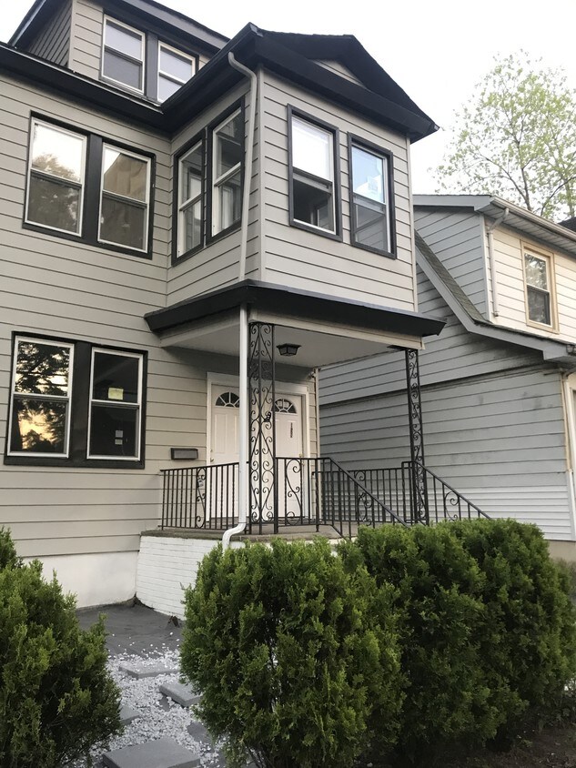 Primary Photo - 158 Vermont Ave