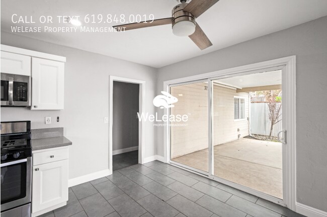 Building Photo - 3 Bedroom Single Family Home | Large Front...