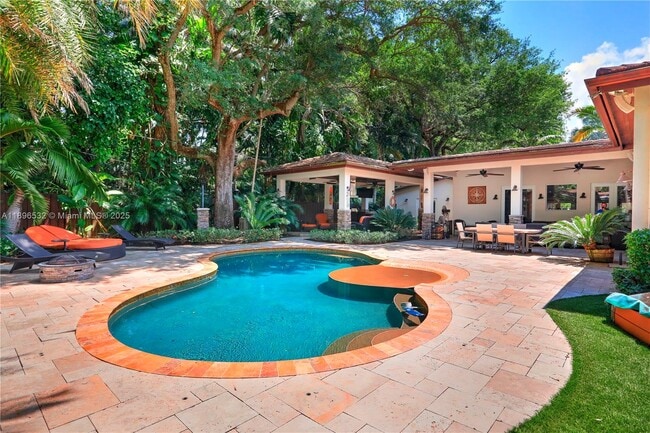Foto del edificio - 6461 SW 74th St