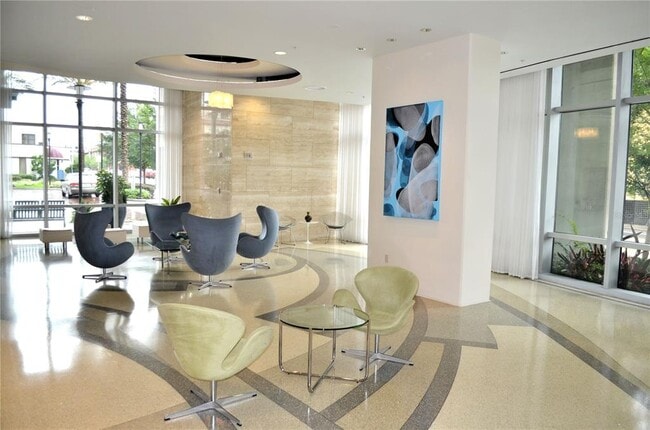 Foto del edificio - 150 E Robinson St