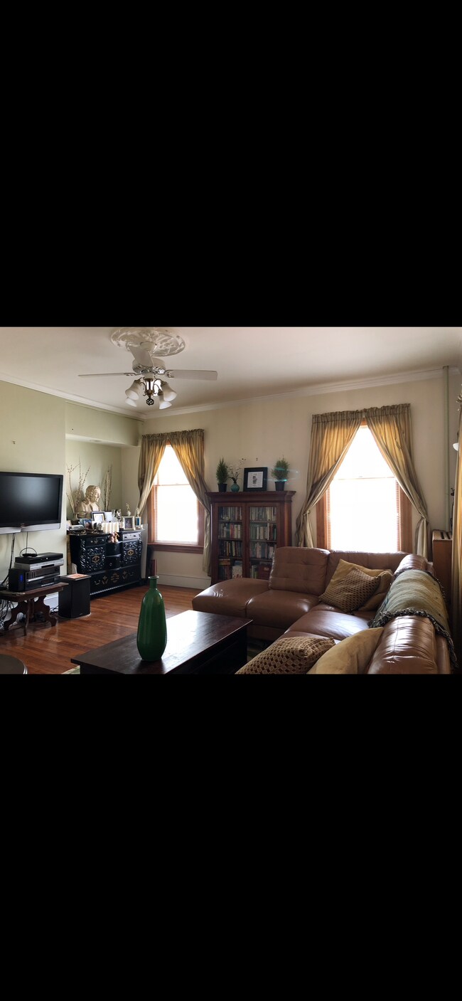 Building Photo - 29 Newtonville Ave